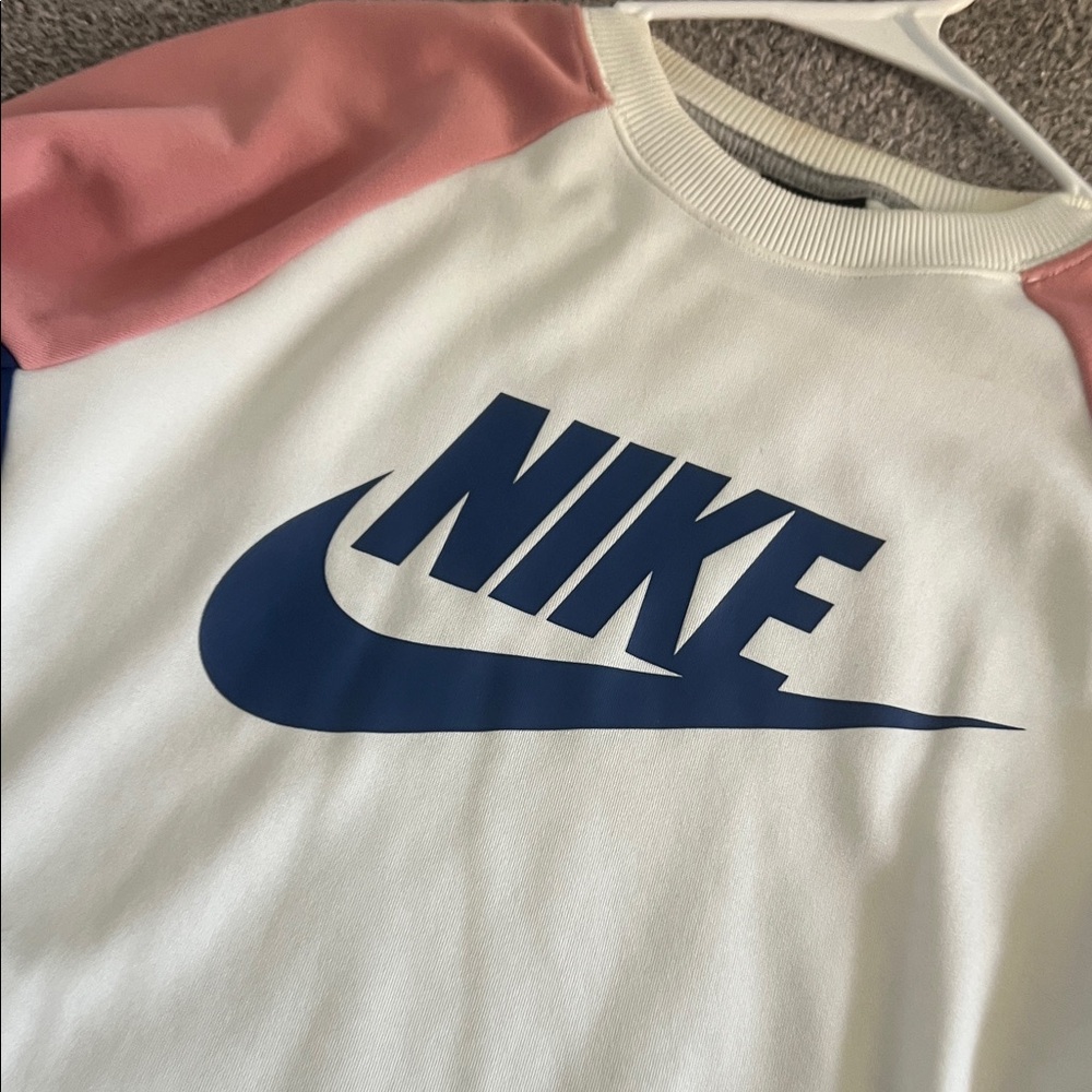 Nike Blue and Pink Raglan Sweatshirt bin 3 - Picture 5 of 9